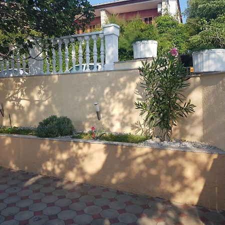 Apartmani Mira Klenovica Esterno foto