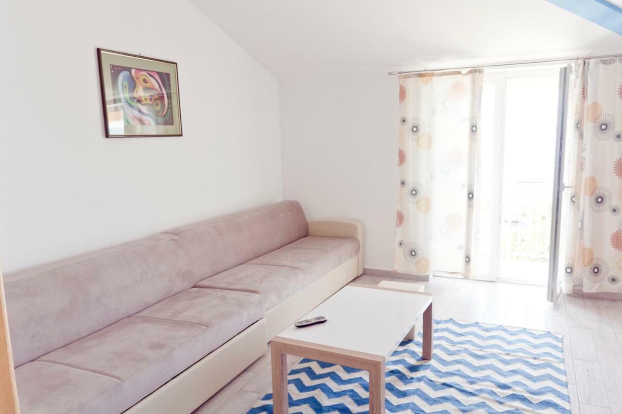 Apartmani Mira Klenovica Esterno foto