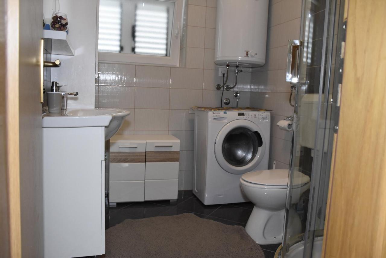 Apartmani Mira Klenovica Esterno foto