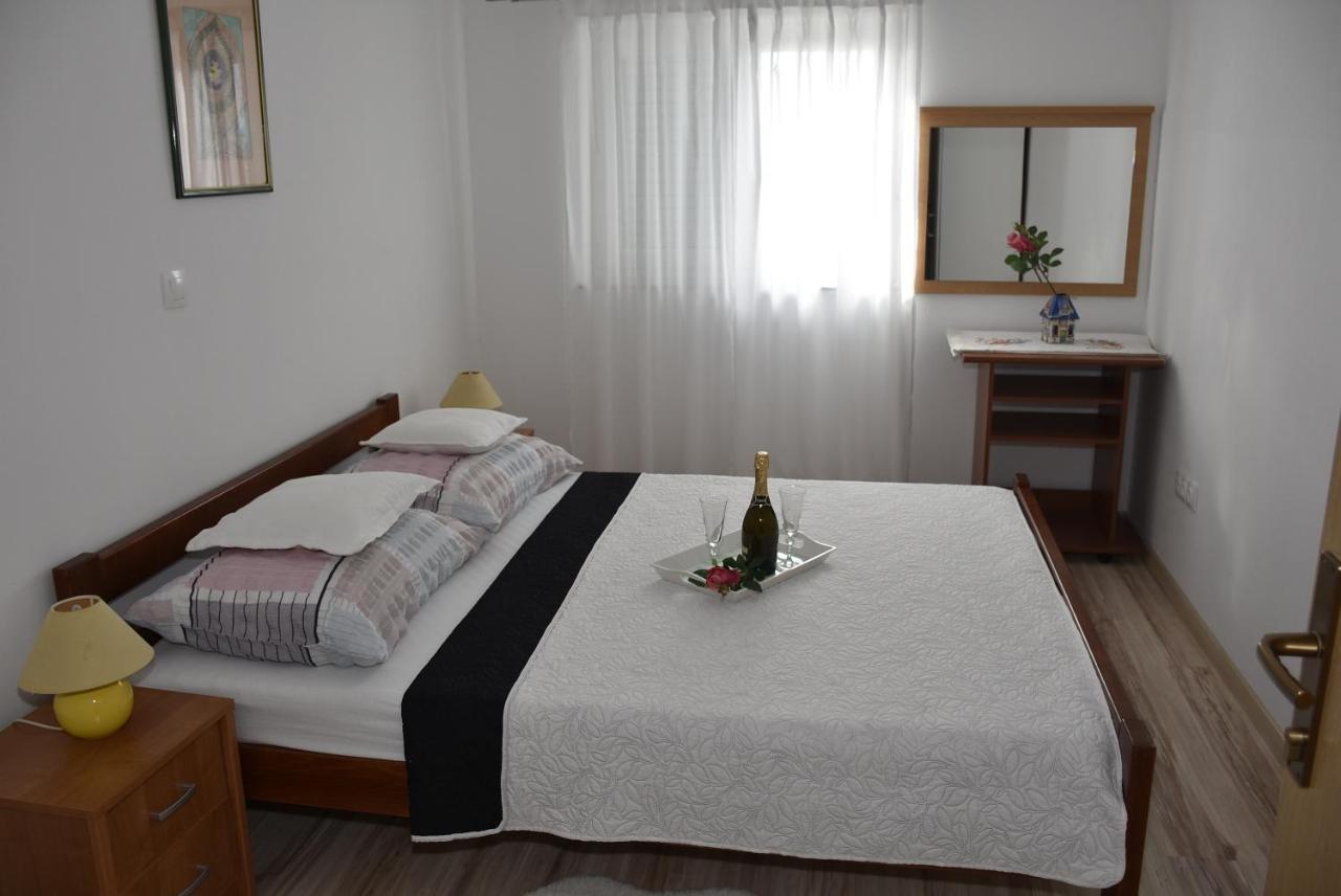 Apartmani Mira Klenovica Esterno foto